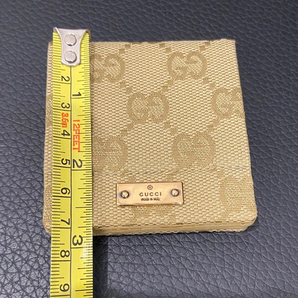 Auth. Gucci Compact Mirror GG Monogram Gold – Rare HTF – Luxury Travel Accessory - Picture 8 of 9